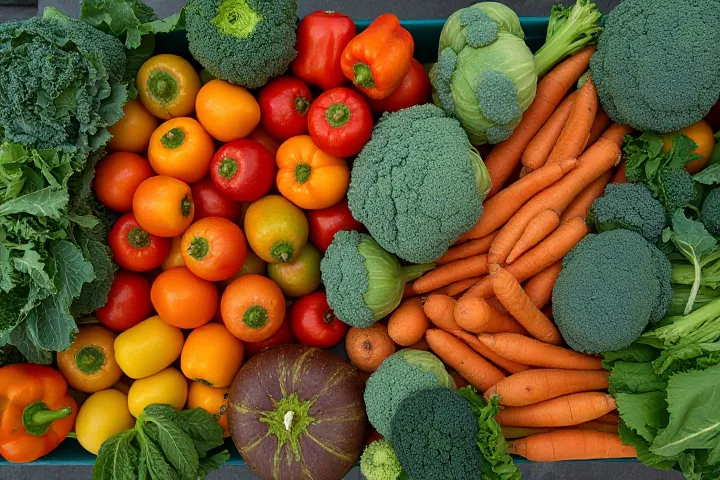Your diet is a powerful tool against breakouts. Learn about the essential vegetables for acne that fight inflammation, regulate oil, and support skin healing. Our expert guide gives you the ultimate shopping list for a clear skin journey. Act now.