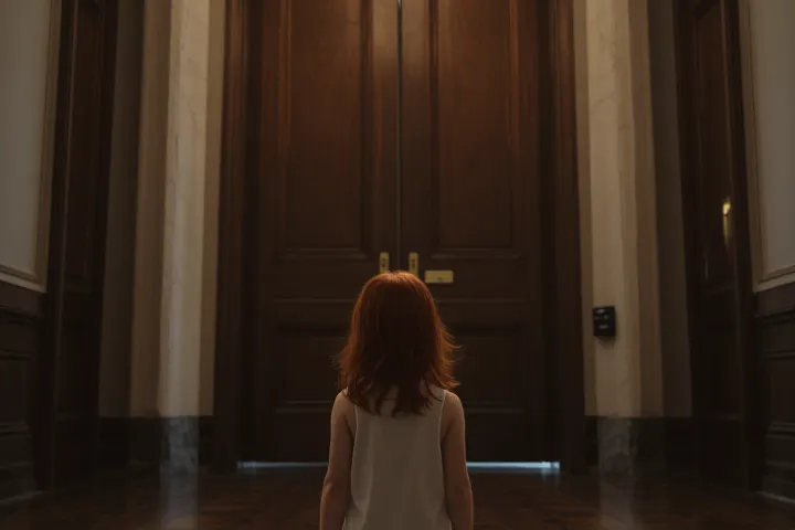 Go beyond the surface of Disney's most poignant song. We provide a complete explanation of the "Do You Want to Build a Snowman?" lyrics, deconstructing the musical and narrative techniques that convey a powerful story of grief and hope. Read our analysis here.